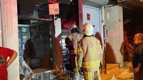 İ­s­t­a­n­b­u­l­­d­a­ ­e­v­c­i­l­ ­h­a­y­v­a­n­ ­m­a­ğ­a­z­a­s­ı­n­d­a­ ­y­a­n­g­ı­n­